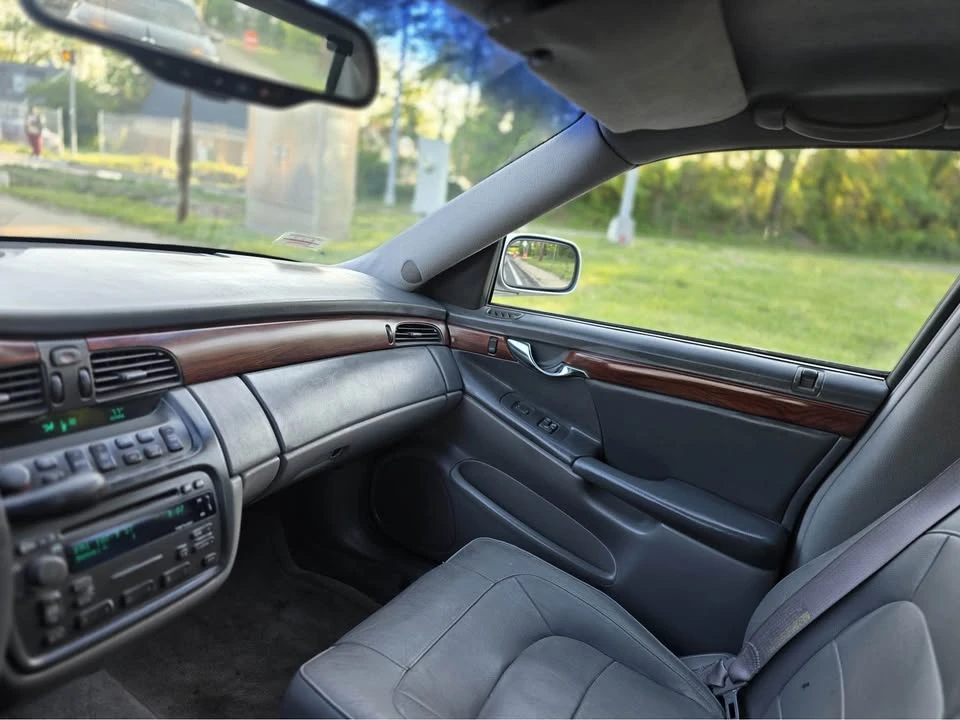 2005 Cadillac DeVille 8th Gen - Image 2 of 9