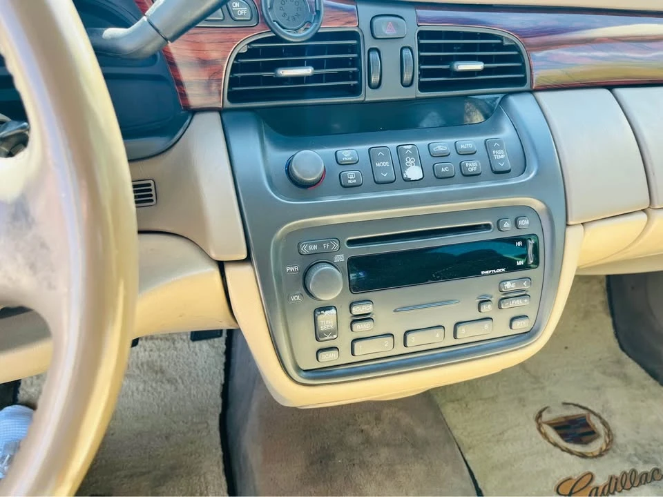 2005 Cadillac DeVille 8th Gen - Image 9 of 11