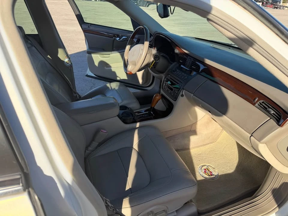 2005 Cadillac DTS - Image 10 of 10