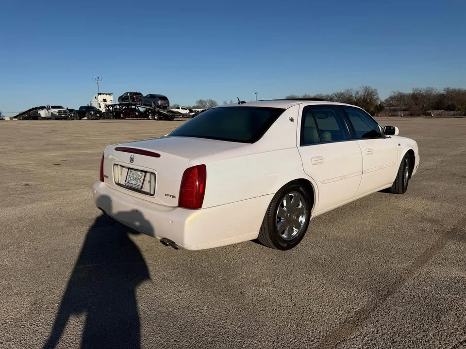 2005 Cadillac DTS - Image 5 of 10