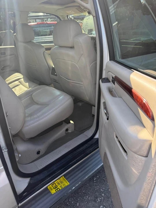2005 Cadillac Escalade & EXT 2nd Gen - Image 16 of 17