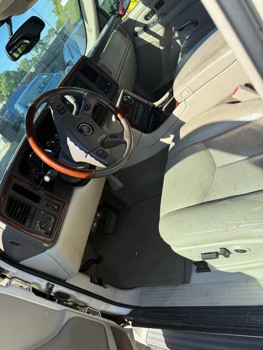 2005 Cadillac Escalade & EXT 2nd Gen - Image 5 of 17
