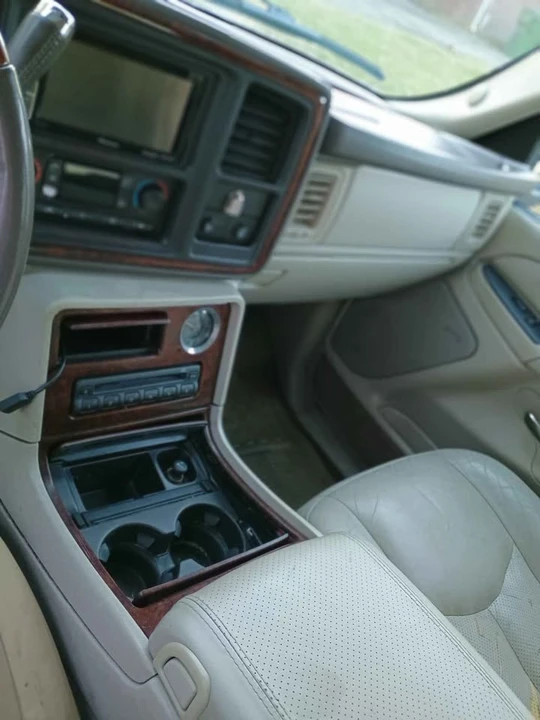 2005 Cadillac Escalade & EXT 2nd Gen - Image 7 of 8