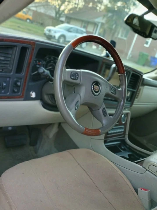 2005 Cadillac Escalade & EXT 2nd Gen - Image 5 of 8