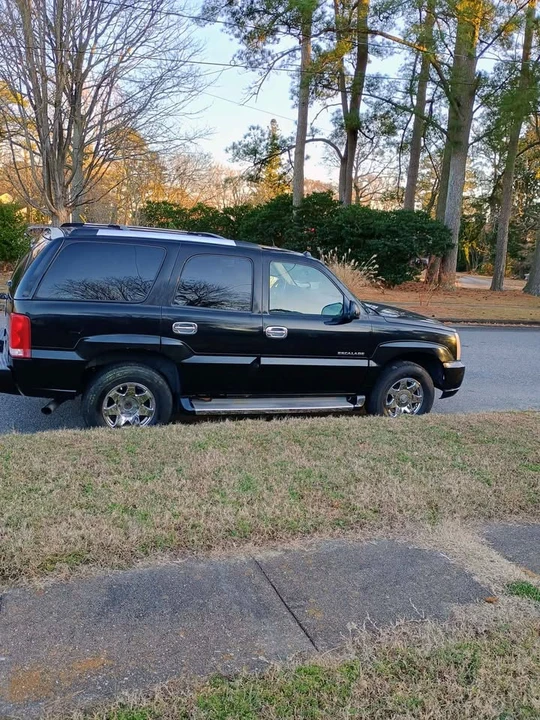 2005 Cadillac Escalade & EXT 2nd Gen - Image 2 of 8