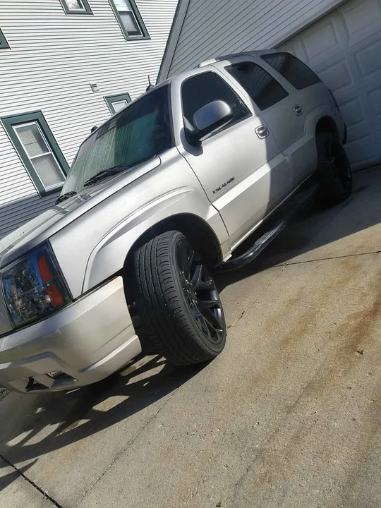 2005 Cadillac Escalade & EXT 2nd Gen - Image 3 of 7