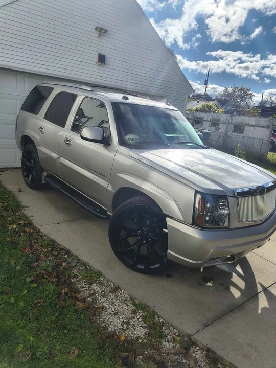 2005 Cadillac Escalade & EXT 2nd Gen - Image 2 of 7