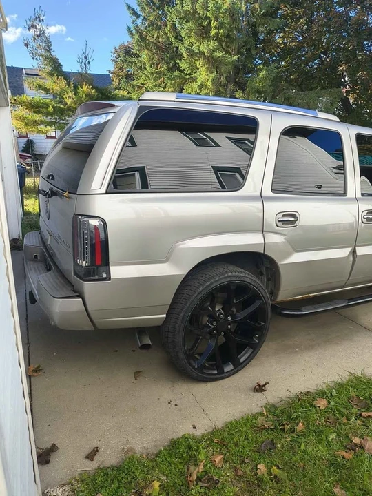 2005 Cadillac Escalade & EXT 2nd Gen - Image 5 of 7