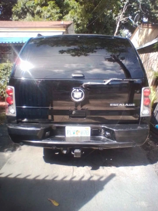 2005 Cadillac Escalade & EXT 2nd Gen - Image 2 of 8