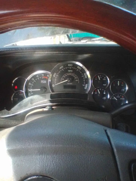 2005 Cadillac Escalade & EXT 2nd Gen - Image 4 of 8