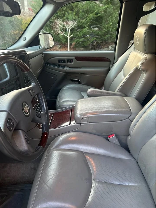 2005 Cadillac Escalade & EXT 2nd Gen - Image 8 of 17