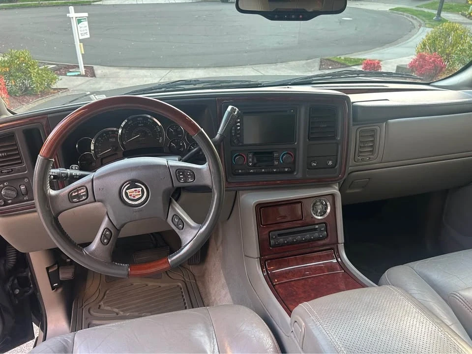2005 Cadillac Escalade & EXT 2nd Gen - Image 12 of 17