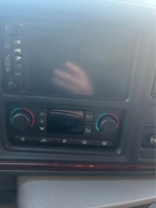 2005 Cadillac Escalade & EXT 2nd Gen - Image 15 of 17