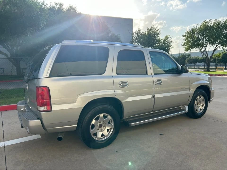 2005 Cadillac Escalade & EXT 2nd Gen - Image 3 of 13