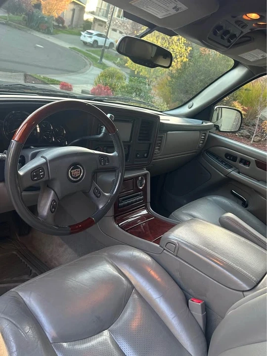 2005 Cadillac Escalade & EXT 2nd Gen - Image 7 of 17