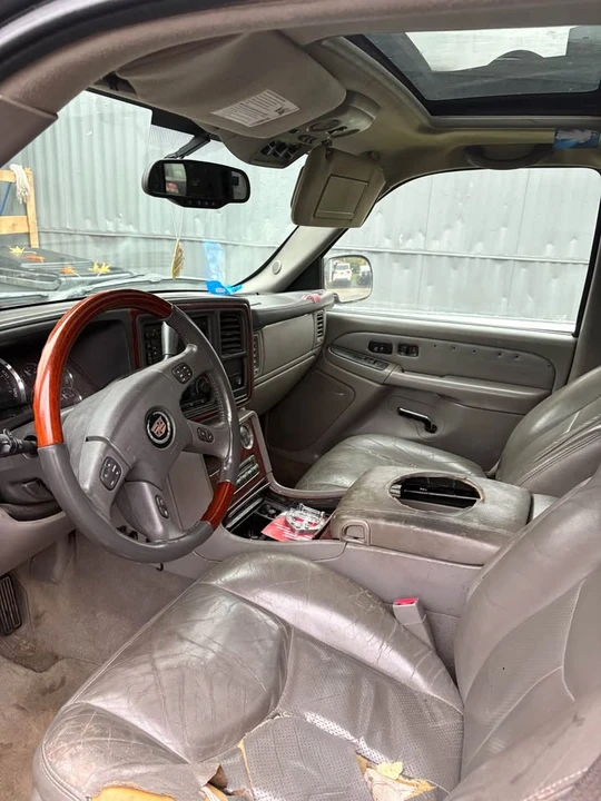 2005 Cadillac Escalade & EXT 2nd Gen - Image 6 of 7