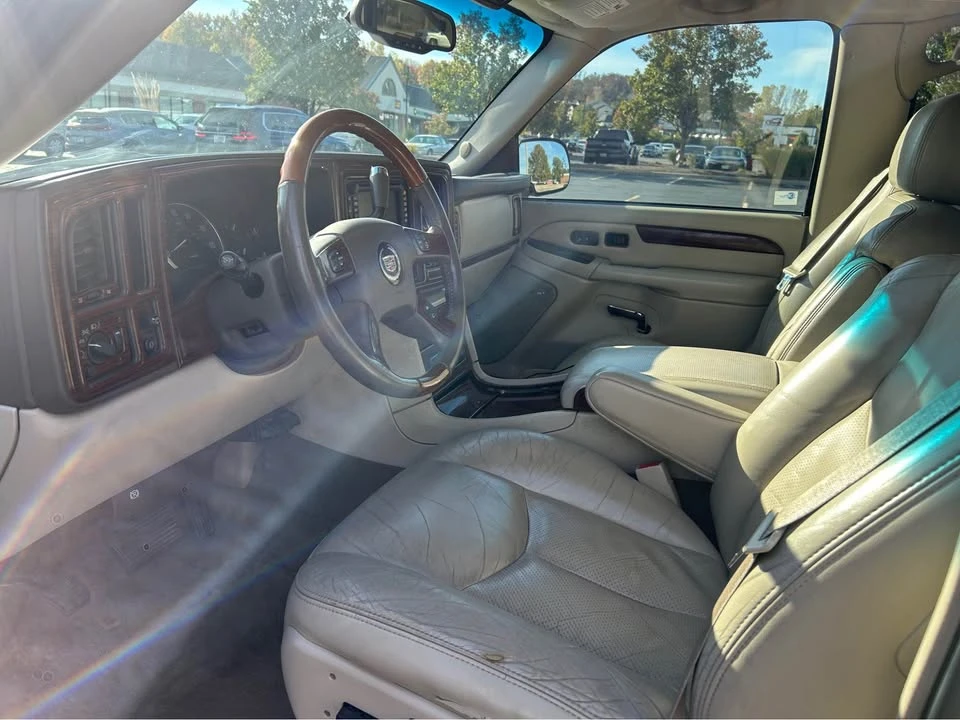 2005 Cadillac Escalade & EXT 2nd Gen - Image 5 of 12