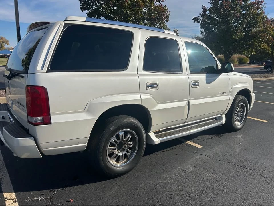 2005 Cadillac Escalade & EXT 2nd Gen - Image 3 of 12