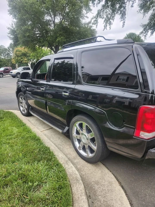 2005 Cadillac Escalade & EXT 2nd Gen - Image 10 of 10