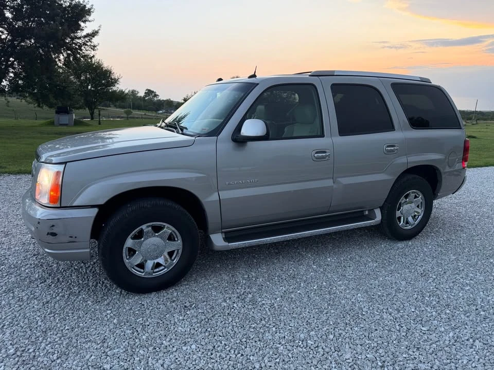 2005 Cadillac Escalade & EXT 2nd Gen - Image 3 of 15