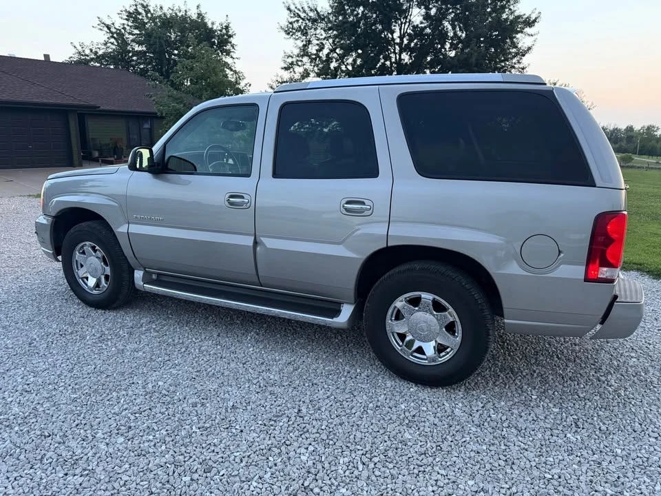 2005 Cadillac Escalade & EXT 2nd Gen - Image 4 of 15