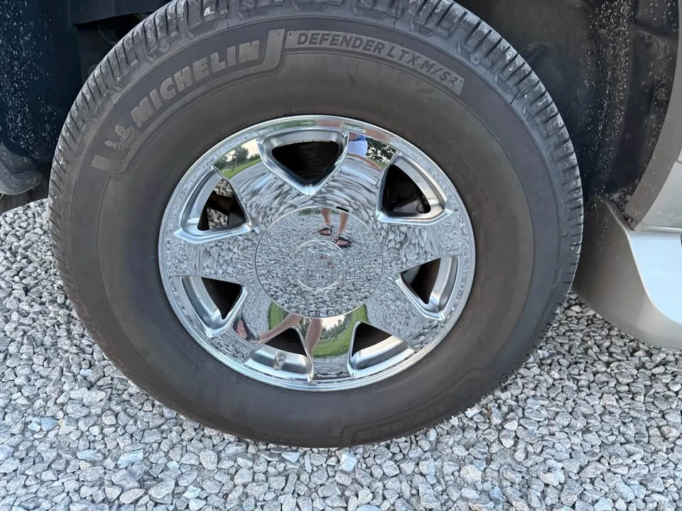 2005 Cadillac Escalade & EXT 2nd Gen - Image 11 of 15