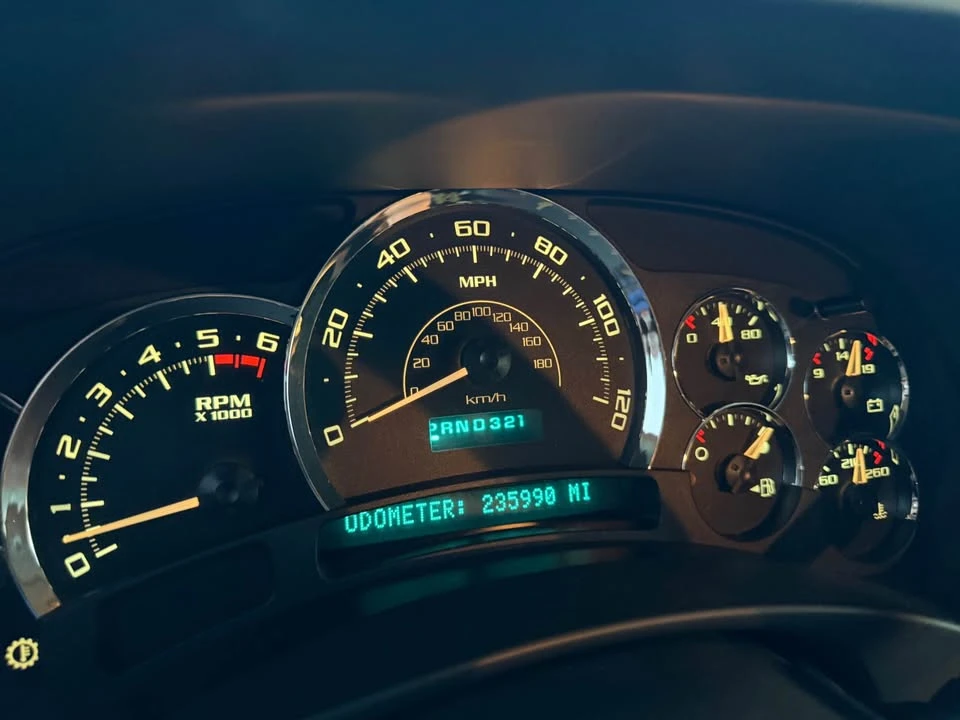 2005 Cadillac Escalade & EXT 2nd Gen - Image 12 of 15