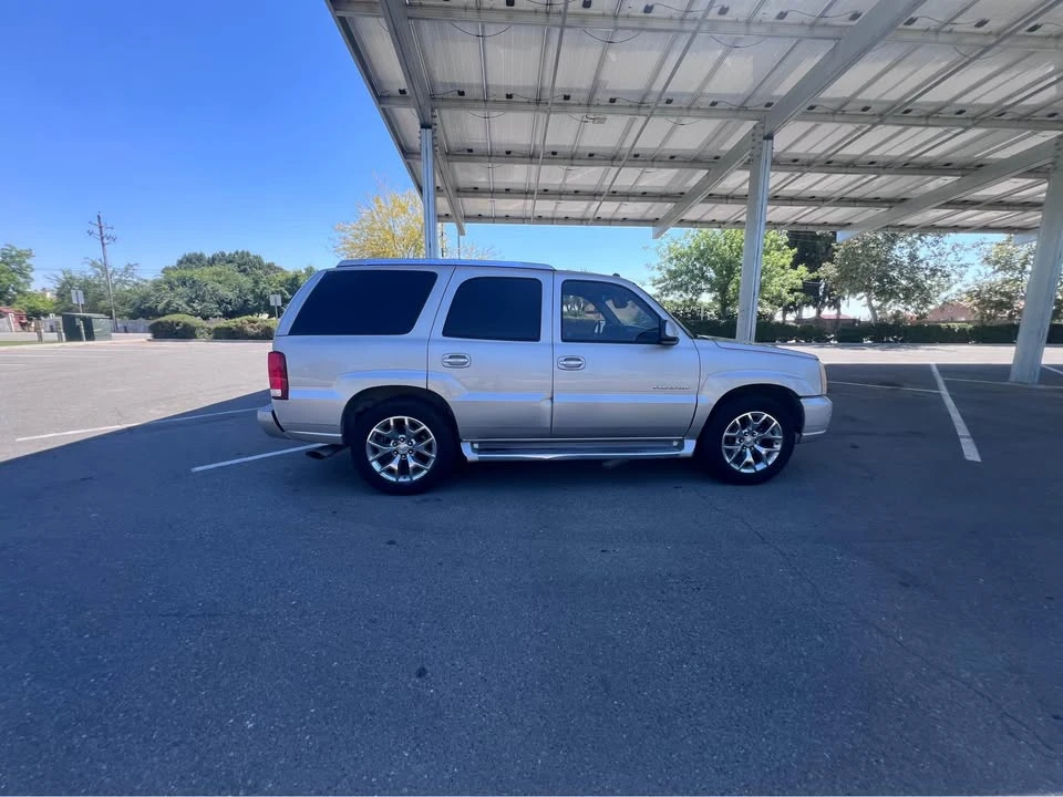 2005 Cadillac Escalade & EXT 2nd Gen - Image 3 of 9