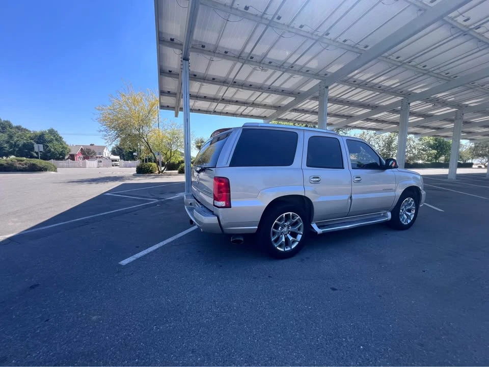 2005 Cadillac Escalade & EXT 2nd Gen - Image 7 of 9