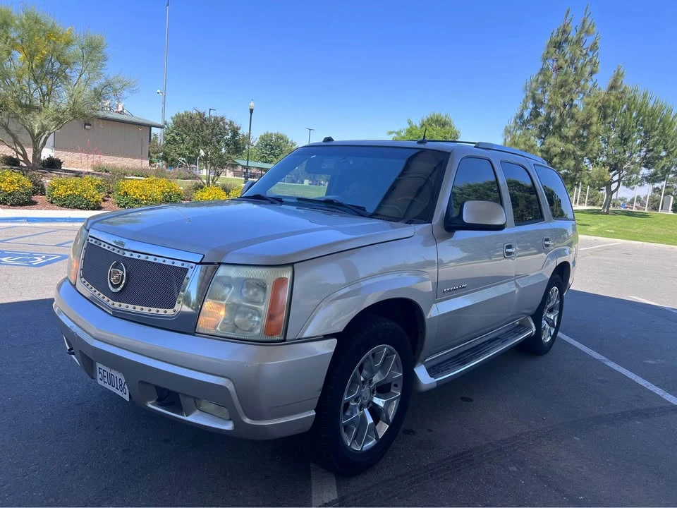 2005 Cadillac Escalade & EXT 2nd Gen - Image 2 of 9