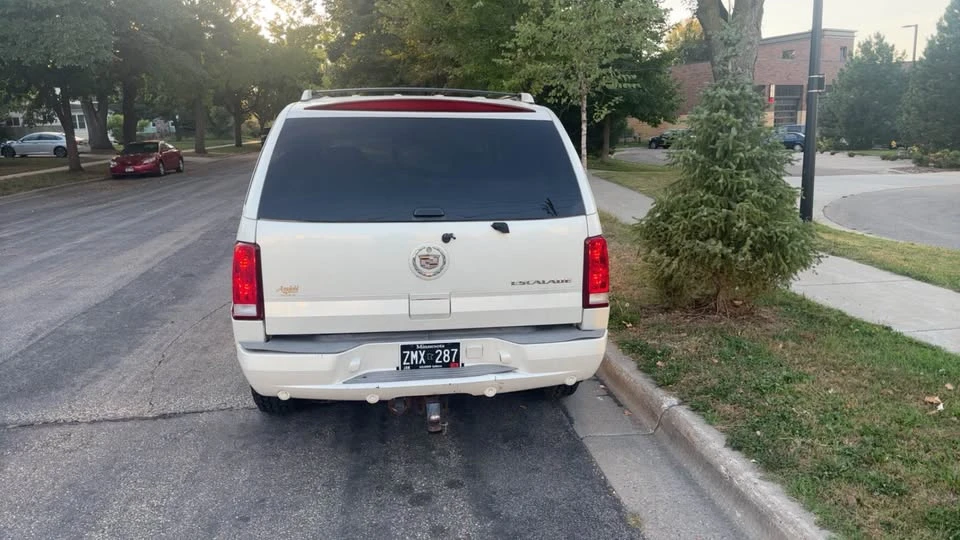 2005 Cadillac Escalade & EXT 2nd Gen - Image 4 of 4