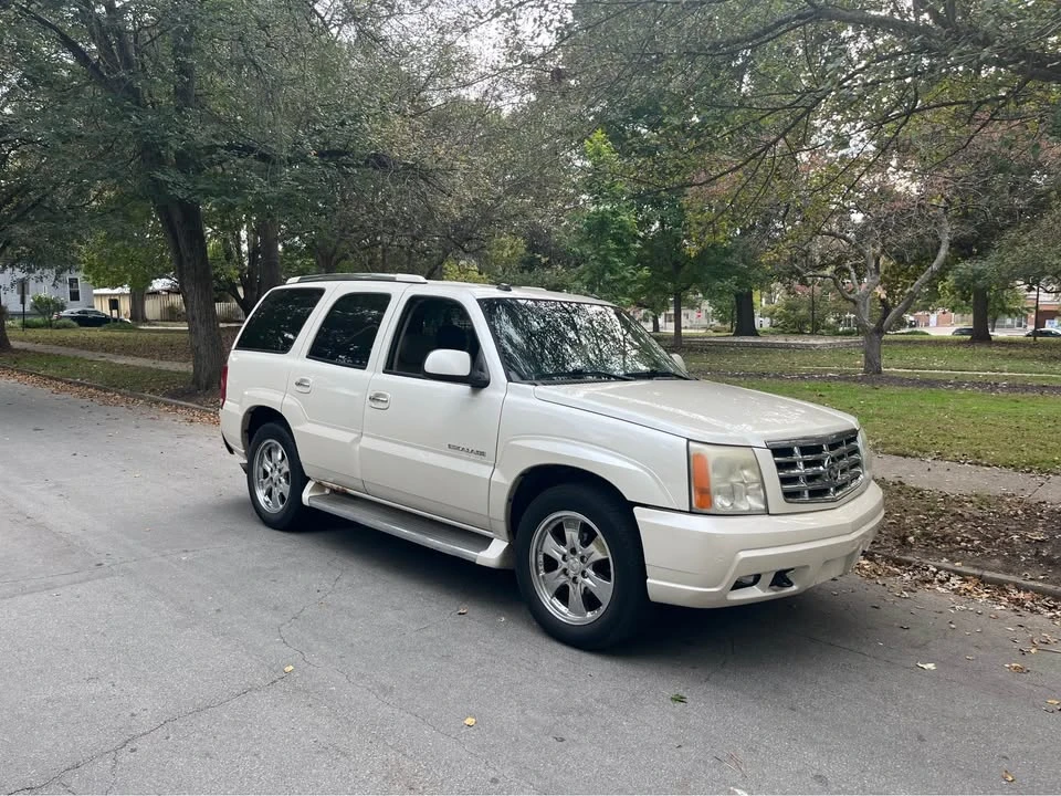 2005 Cadillac Escalade & EXT 2nd Gen - Image 6 of 6