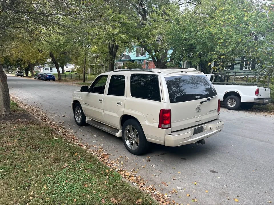 2005 Cadillac Escalade & EXT 2nd Gen - Image 3 of 6