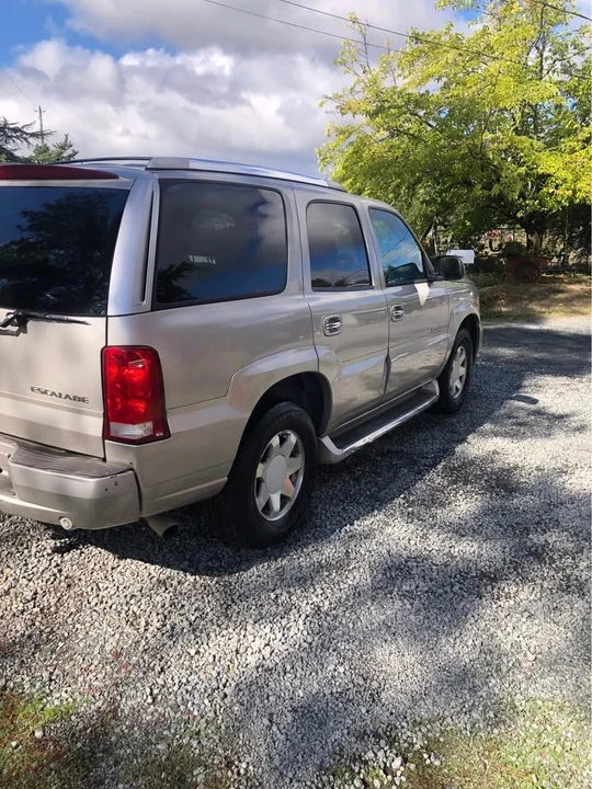 2005 Cadillac Escalade & EXT 2nd Gen - Image 3 of 8