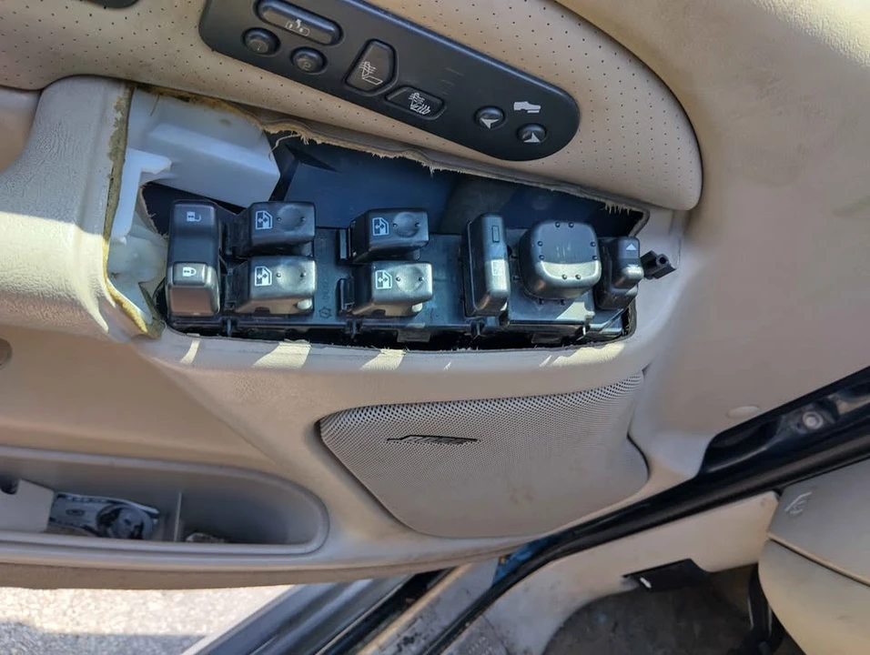 2005 Cadillac Escalade & EXT 2nd Gen - Image 6 of 11