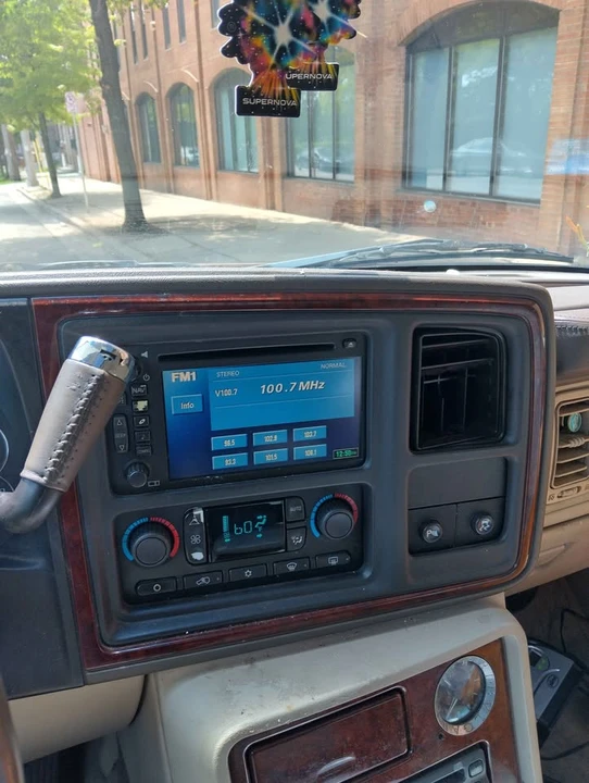 2005 Cadillac Escalade & EXT 2nd Gen - Image 10 of 11