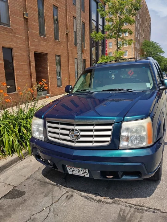 2005 Cadillac Escalade & EXT 2nd Gen - Image 2 of 11