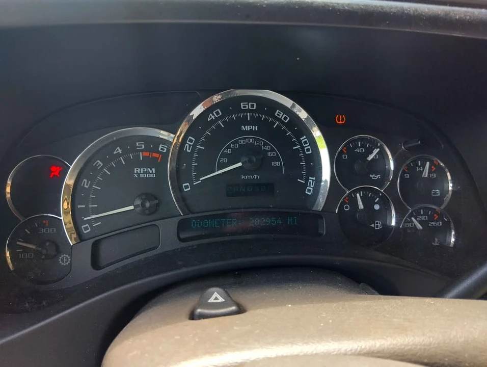 2005 Cadillac Escalade & EXT 2nd Gen - Image 11 of 11