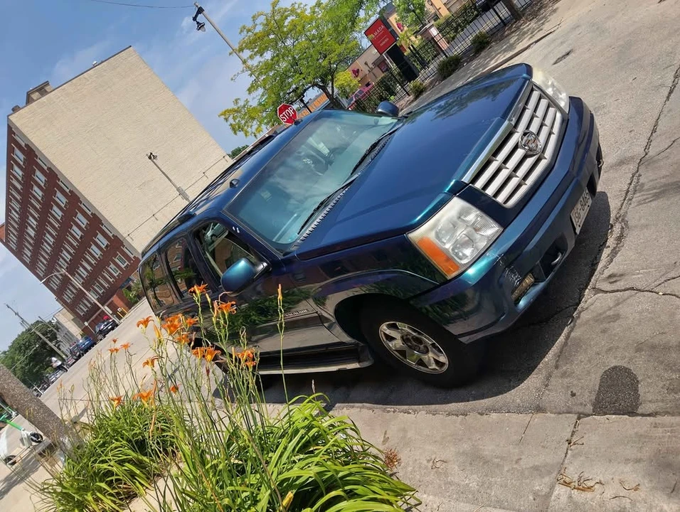 2005 Cadillac Escalade & EXT 2nd Gen - Image 3 of 11