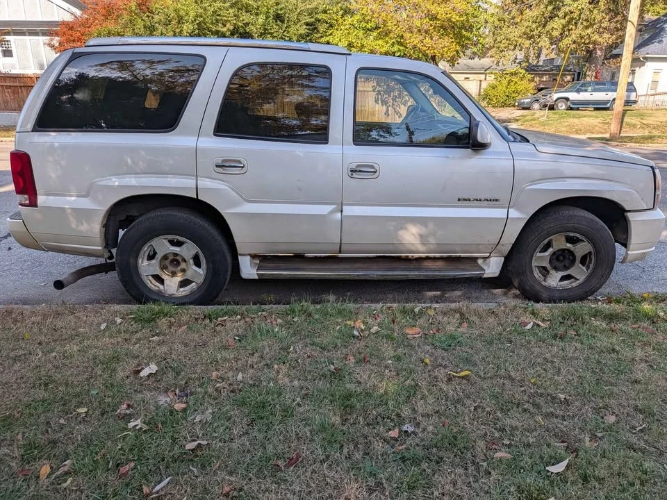 2005 Cadillac Escalade & EXT 2nd Gen - Image 5 of 10