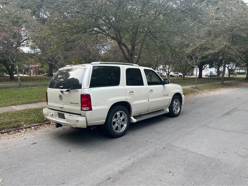 2005 Cadillac Escalade & EXT 2nd Gen - Image 4 of 4