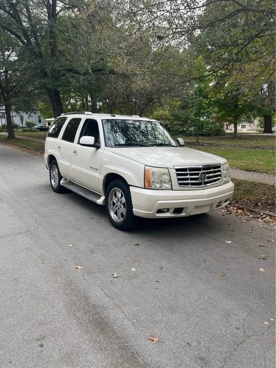 2005 Cadillac Escalade & EXT 2nd Gen - Image 2 of 4