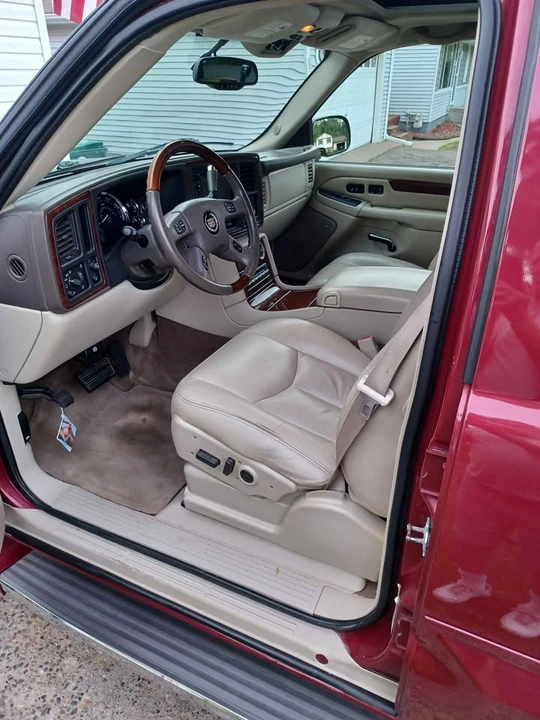 2005 Cadillac Escalade & EXT 2nd Gen - Image 5 of 18