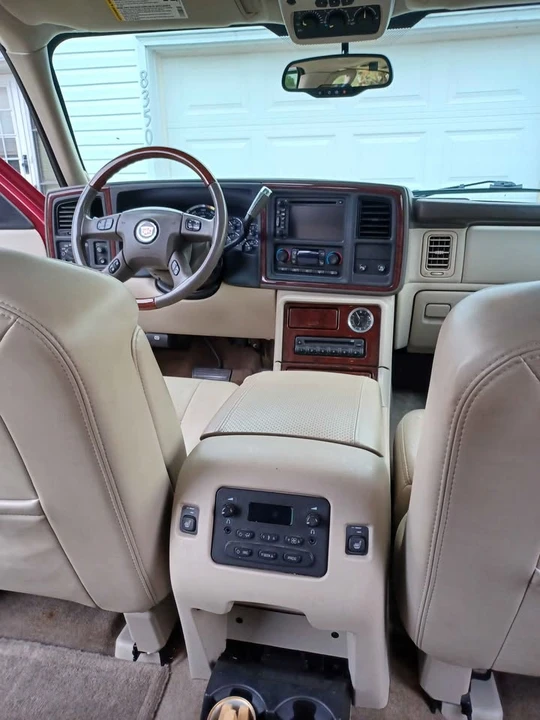 2005 Cadillac Escalade & EXT 2nd Gen - Image 9 of 18