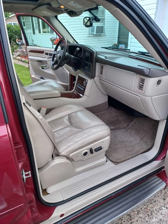 2005 Cadillac Escalade & EXT 2nd Gen - Image 8 of 18