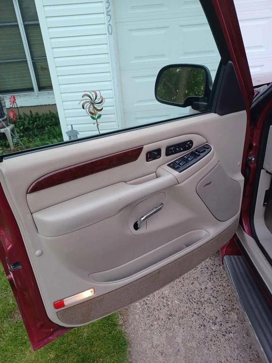 2005 Cadillac Escalade & EXT 2nd Gen - Image 10 of 18