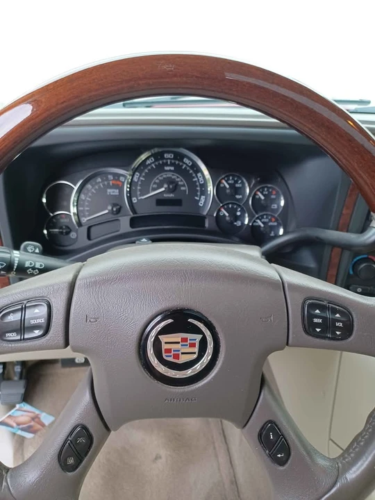 2005 Cadillac Escalade & EXT 2nd Gen - Image 11 of 18