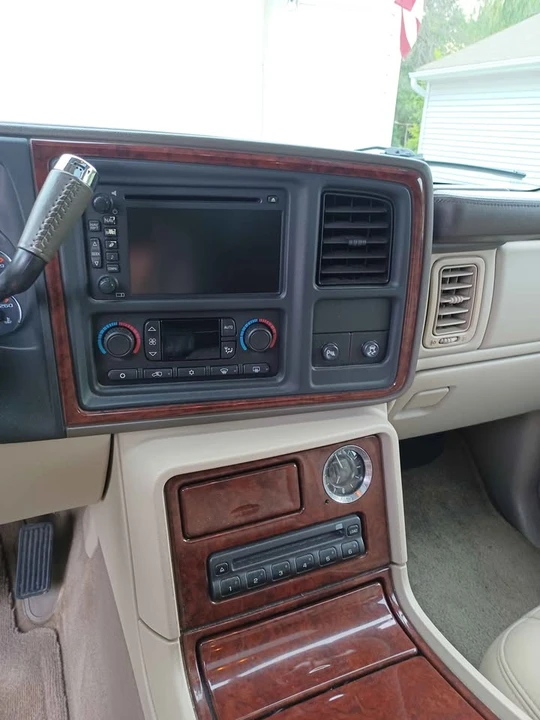 2005 Cadillac Escalade & EXT 2nd Gen - Image 13 of 18