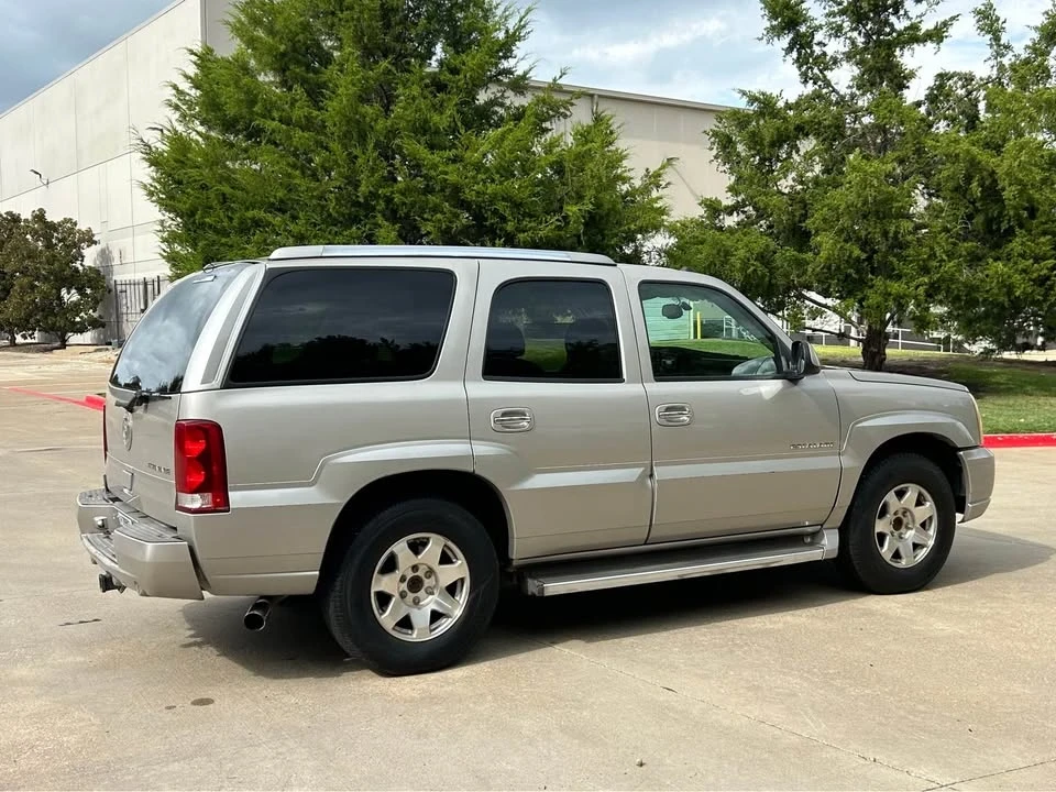2005 Cadillac Escalade & EXT 2nd Gen - Image 4 of 12