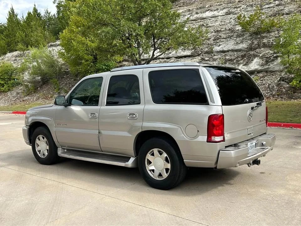 2005 Cadillac Escalade & EXT 2nd Gen - Image 3 of 12
